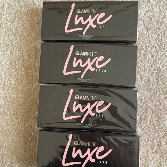 4 Glamnetic LUXE lashes - Picture 1 of 3